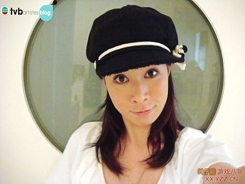 图揭誓死也要装嫩的大龄女星